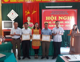 Gv được UBND Huyện Tặng giấy khen năm học 2018 - 2019